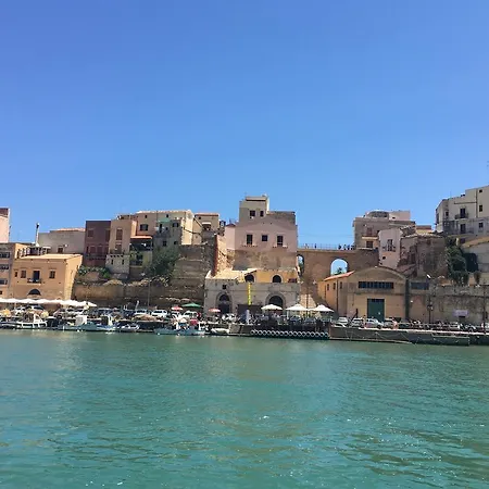 Luna Alcamo Marina